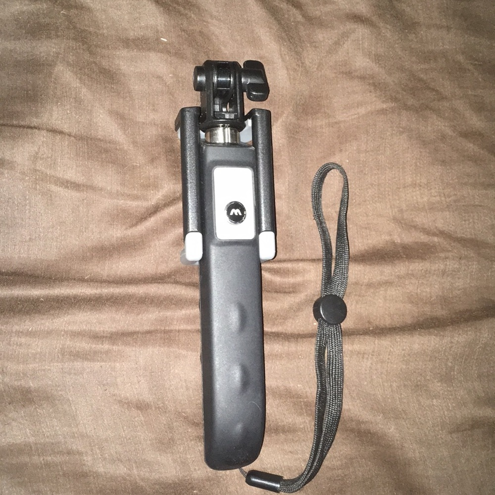 Bluetooth compatible selfie stick